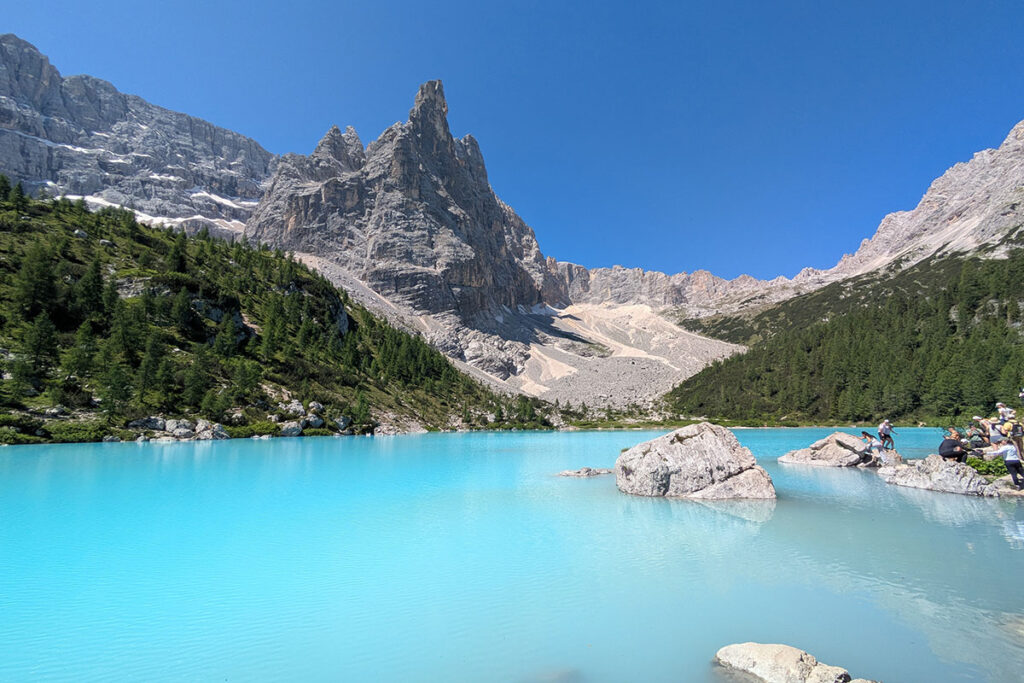 bekannter-see-dolomiten